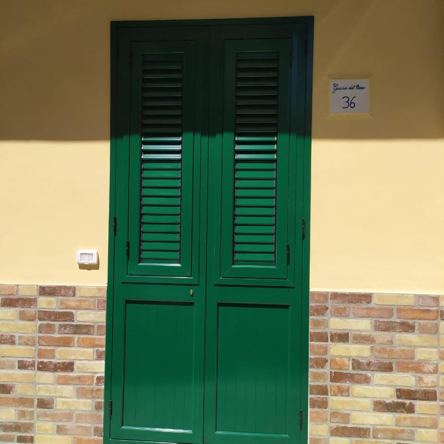 Goccia Del Mare Villa อิโซลา เดลเล เฟมมิเน ภายนอก รูปภาพ